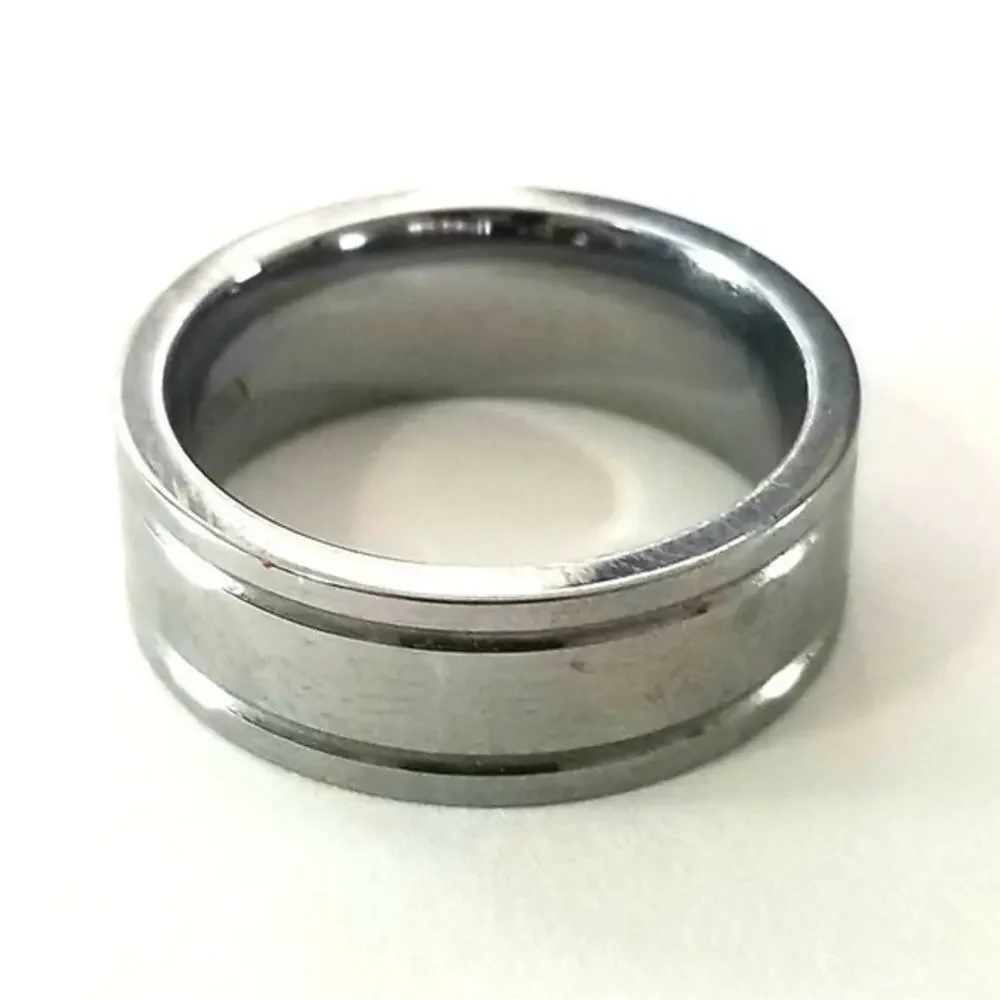 New tungsten carbide ring‎ size 10.5